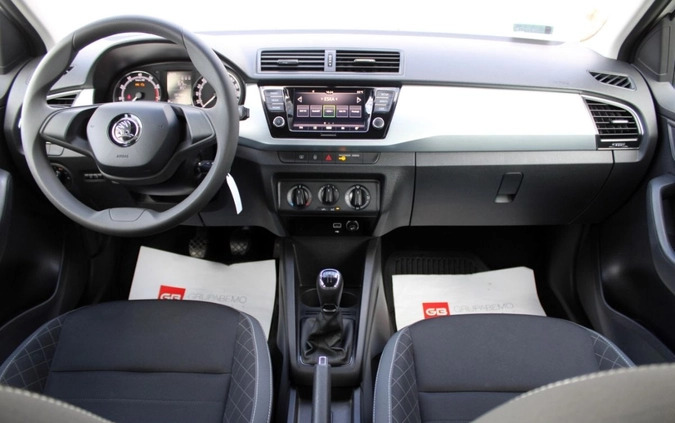 Skoda Fabia cena 51900 przebieg: 79272, rok produkcji 2021 z Kazimierz Dolny małe 352